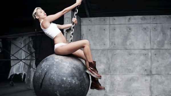 Miley Cyrus Wrecking ball