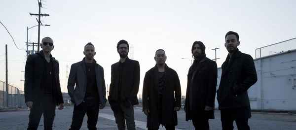 Linkin Park Standing In The Middle